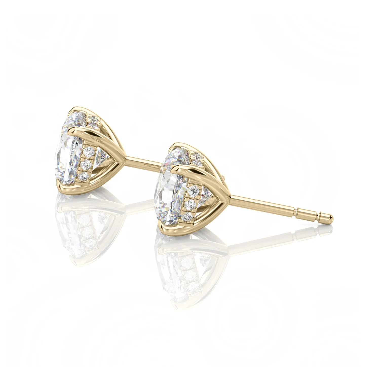 Cercei din moissanite Cercei vazuti dintr-o parte